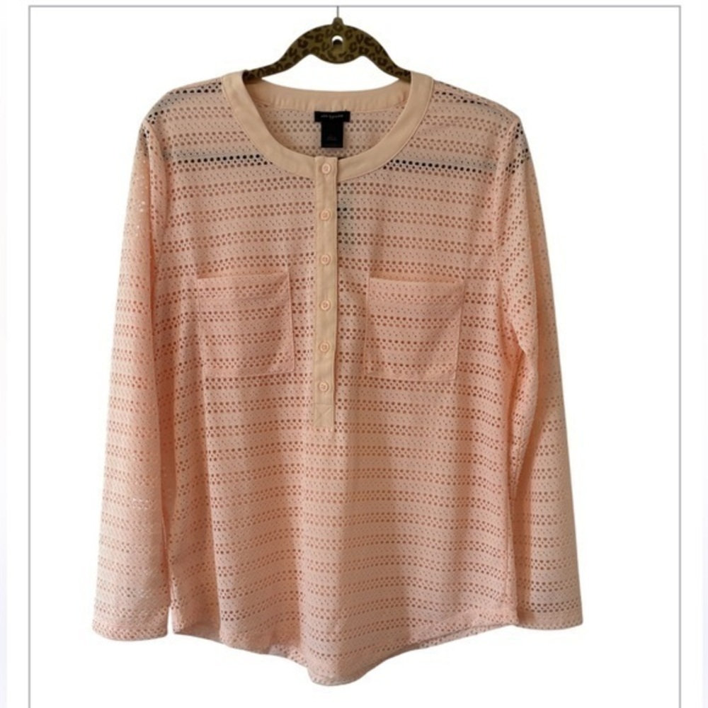 NWT Ann Taylor Blouse Peach Perforated Long Sleeve Button Front Top Size Large